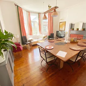 The Table House Close To Town & Free Parking Bournemouth