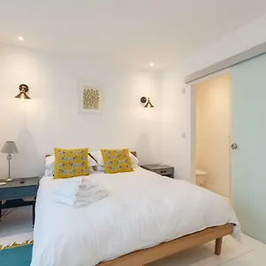 Dale House - Vivre Retreats Bournemouth